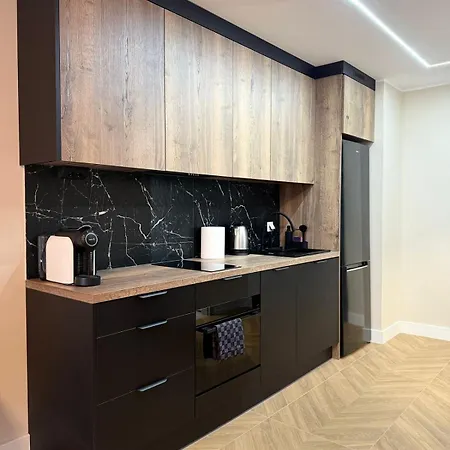 Stella Studio, Portowo *