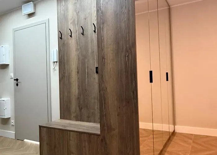 Stella Studio, Portowo