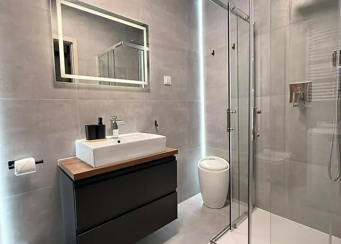 Stella Studio, Portowo